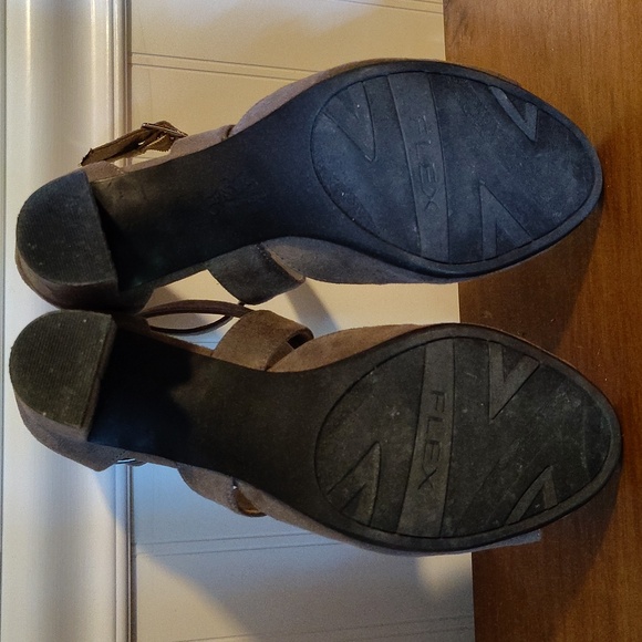 Strappy Peep Toe Heeled Sandals - Picture 8 of 9